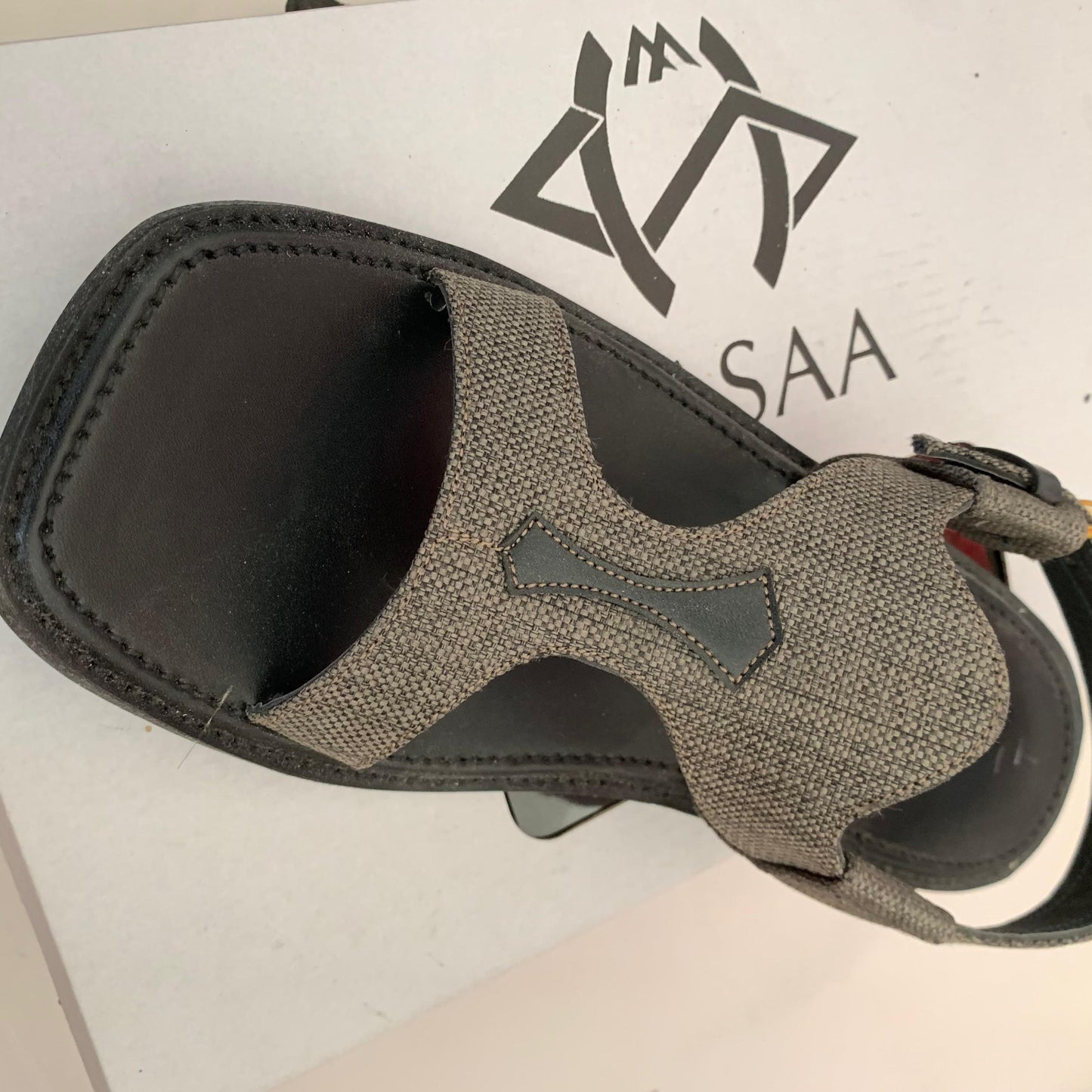 Handcrafted Fabric Panjedar Chappal – Black Traditional Sandal